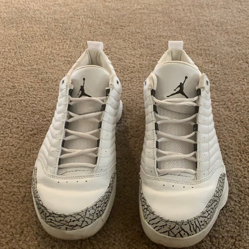 OG JORDAN 19 LOW WHITE CEMENTS! Released in 2004